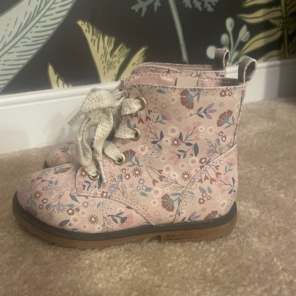 Cat and Jack boots